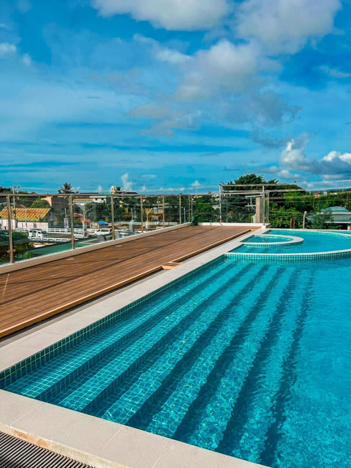 Uma Hotel And Residences Naga Kültér fotó